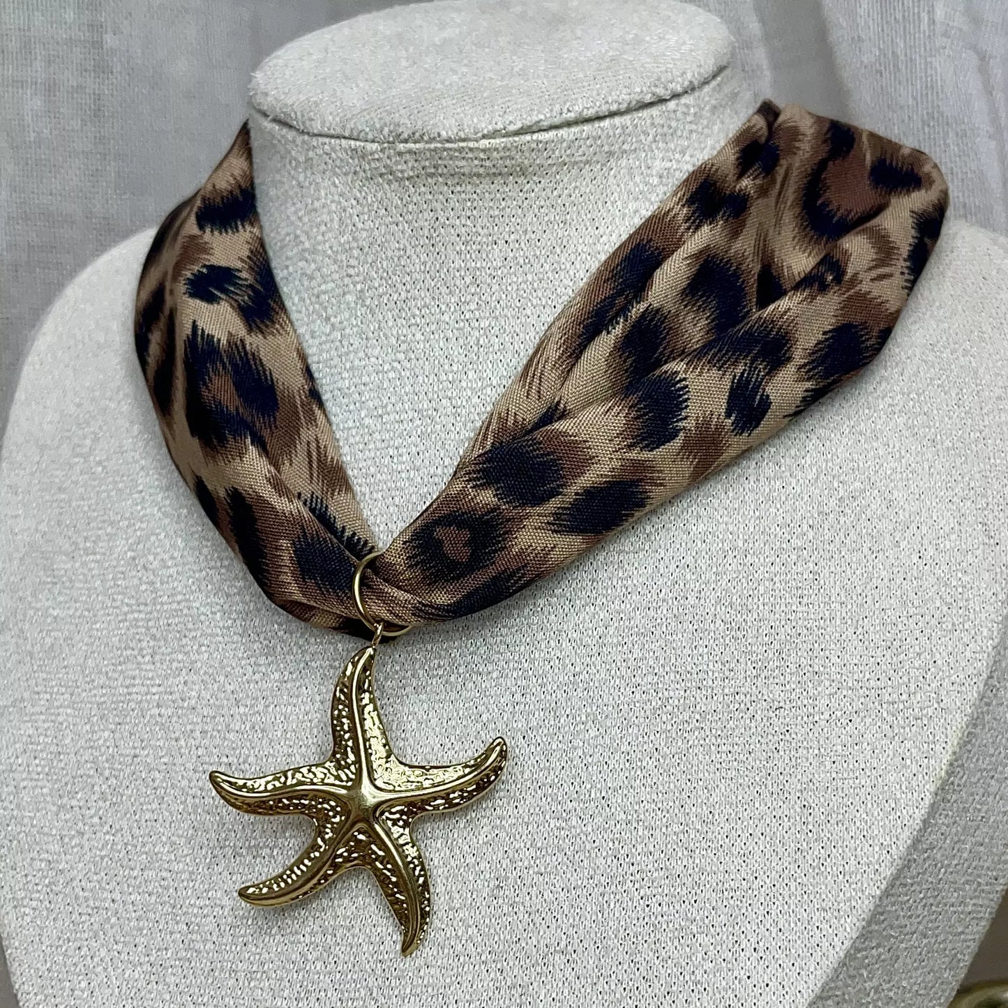 Collier Léopard Mer